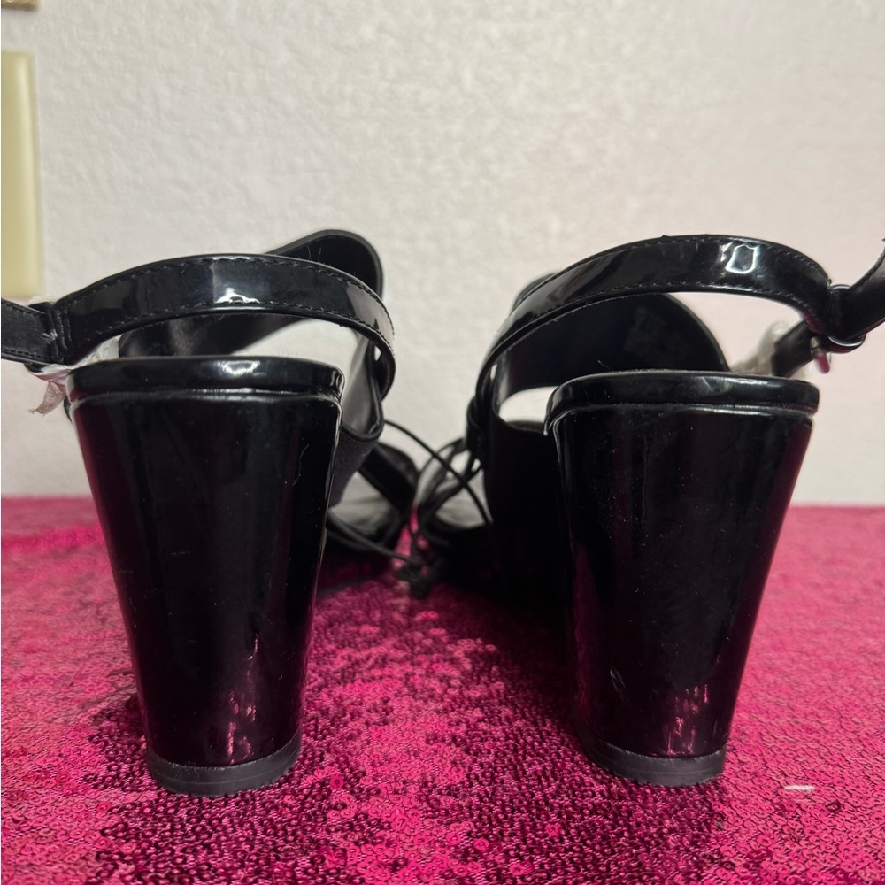 NEW 🖤 CALVIN KLEIN Black Patent Logo Elastic Wedge Sandals (Women’s Size 8) - Picture 9 of 13